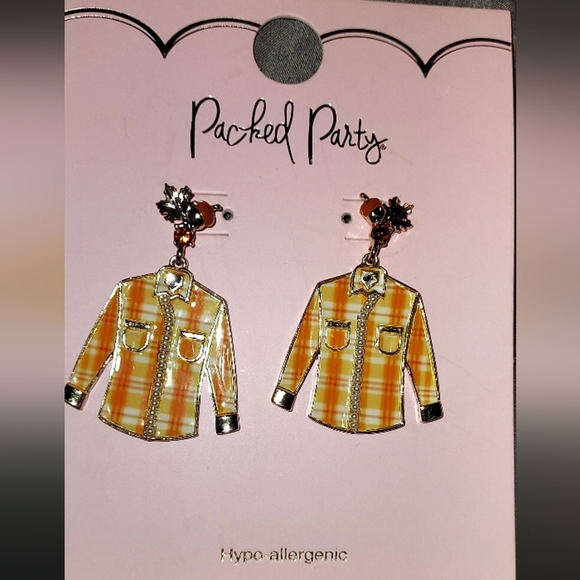 Packed Party Goldtone Flannel Vibes Earrings - Picture 1 of 3